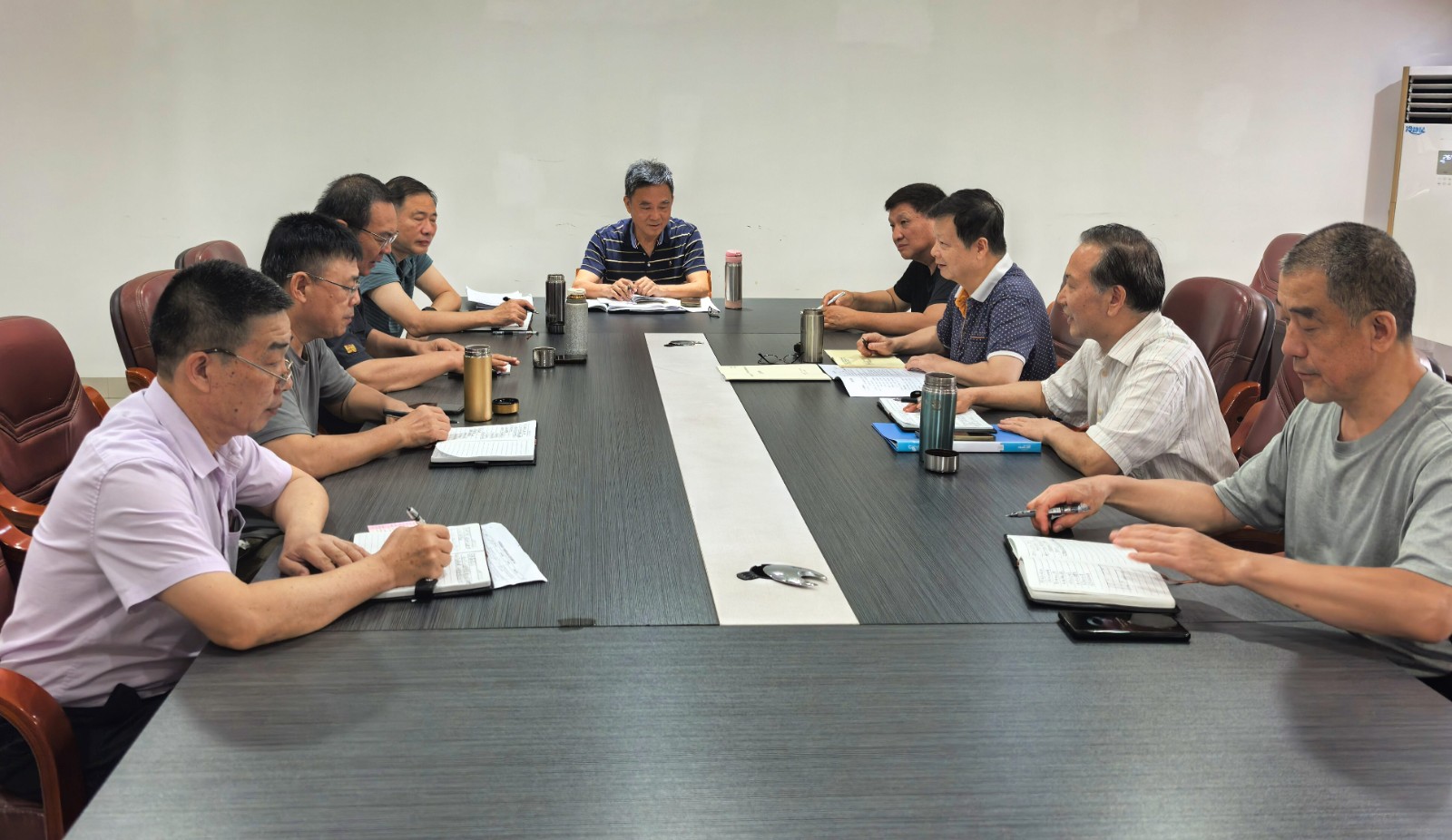 1758421794675486.jpg 傳達(dá)學(xué)習(xí)會(huì)照片.jpg