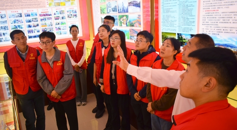 1759298512812291.jpg mmexport1759298489716.jpg