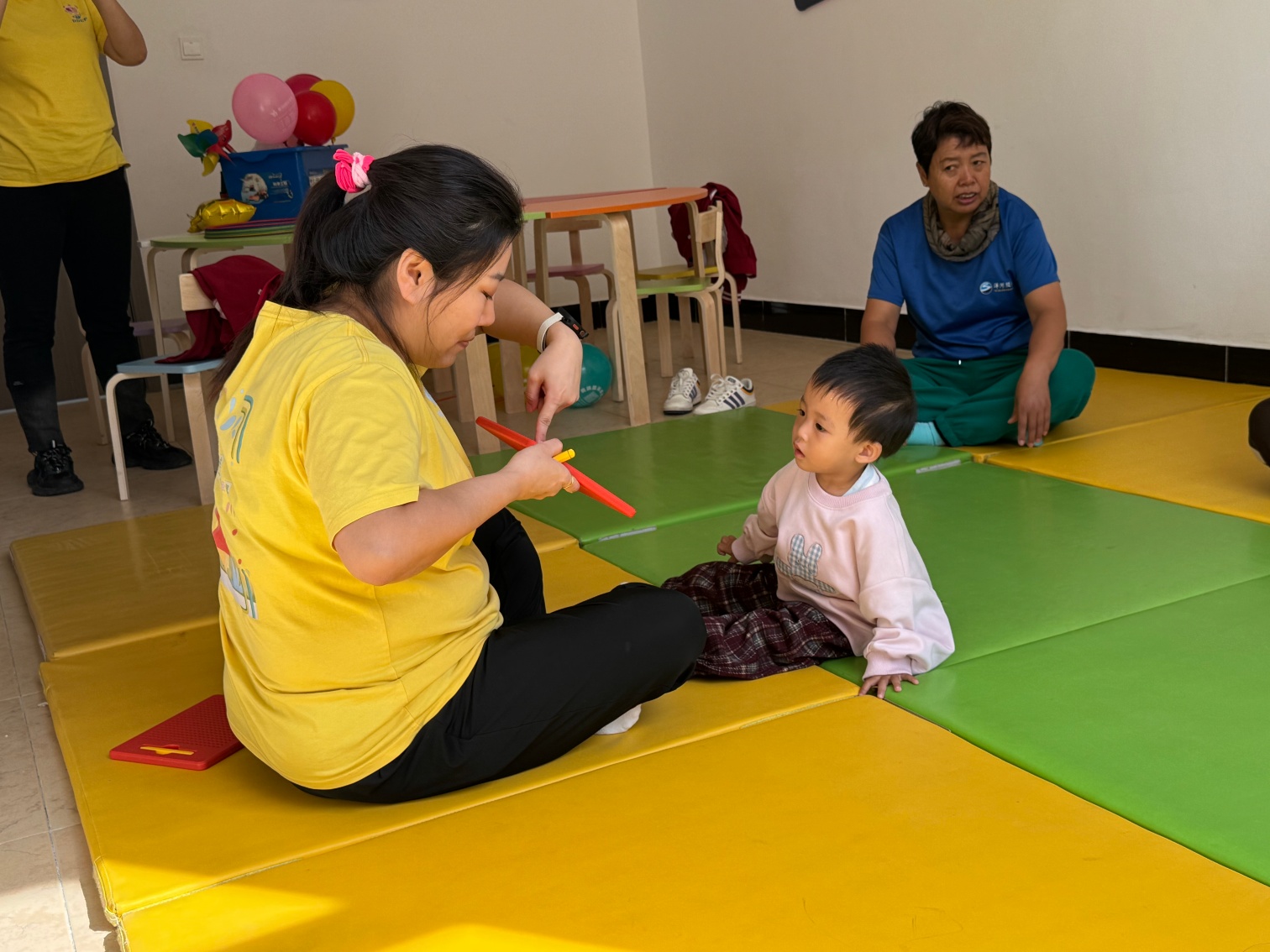 1762996279138436.jpg 平莊城區(qū)街道天山社區(qū)親子活動(dòng)照片3_副本.jpg