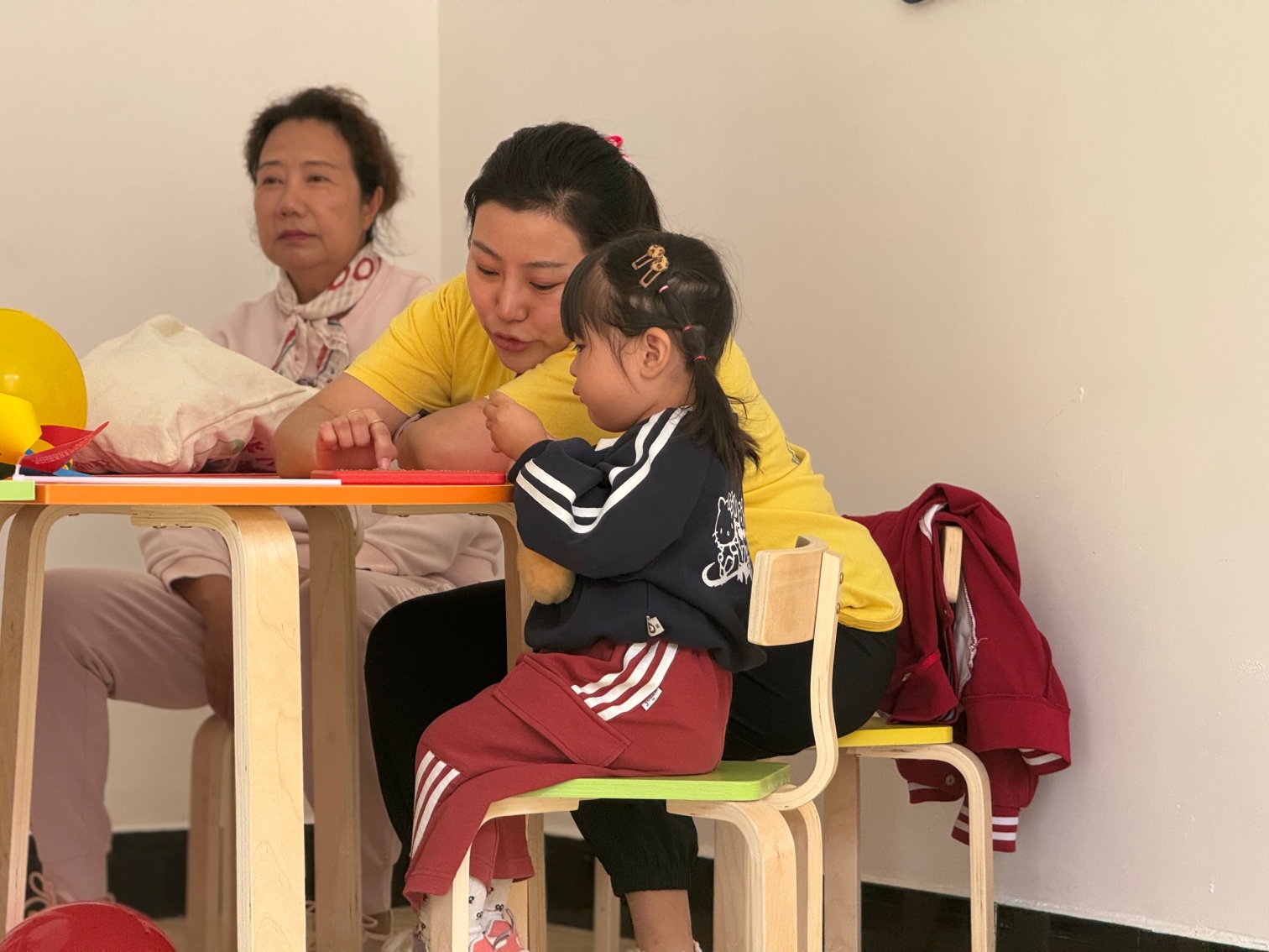 1762996573691603.jpg 平莊城區(qū)街道天山社區(qū)親子活動(dòng)照片1_副本.jpg