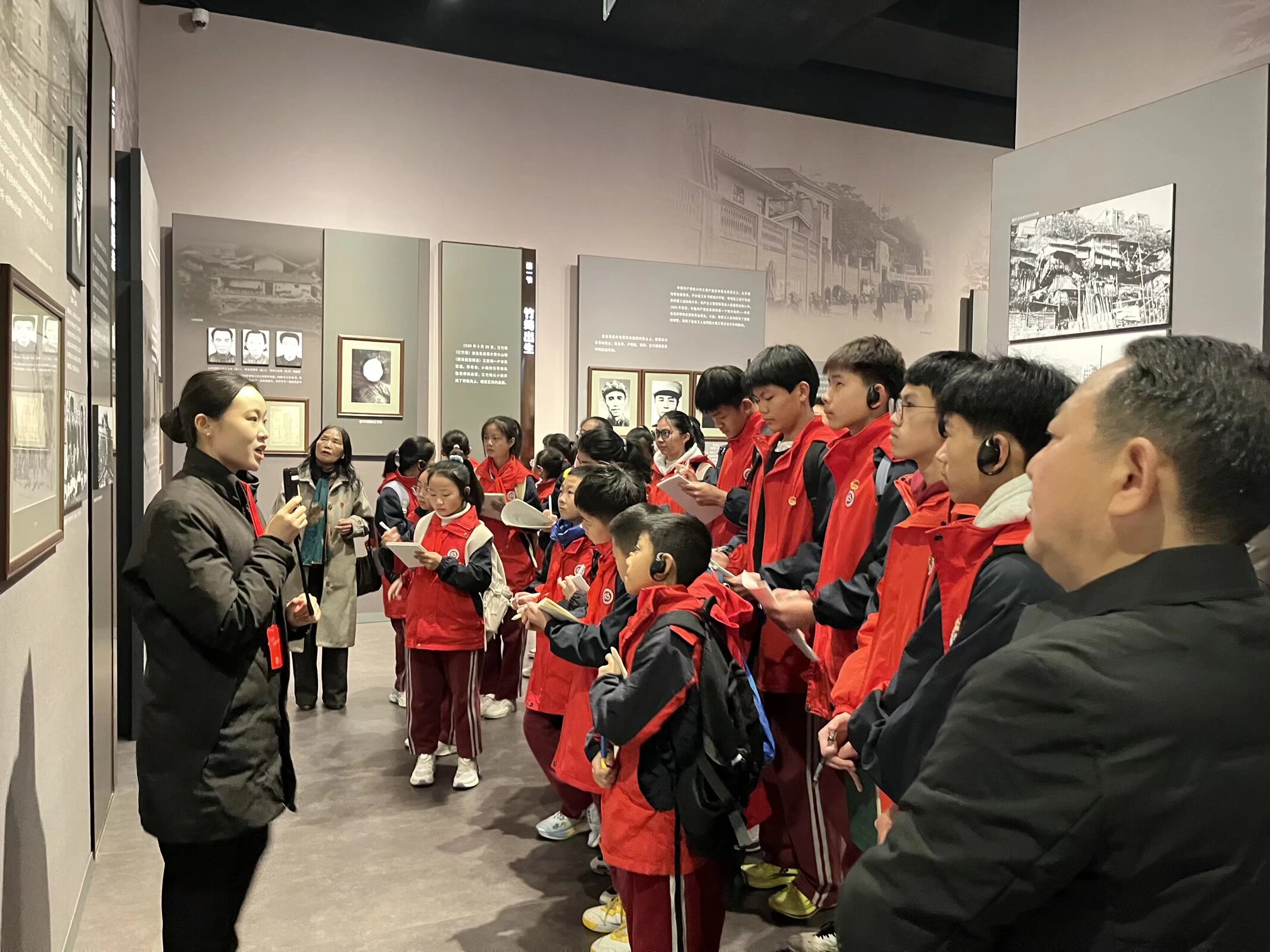 1765350607480120.jpg EE44AC0972D7CF1B7EDA8946F90C5EFF.jpg