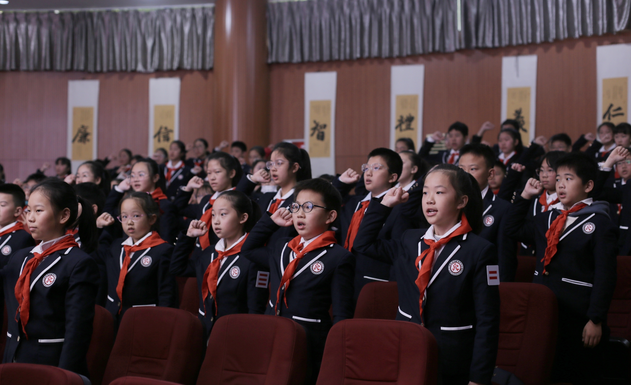 1766974583358337.jpg bb43ef992aa97f04d76f89da8b55f5f1.jpg