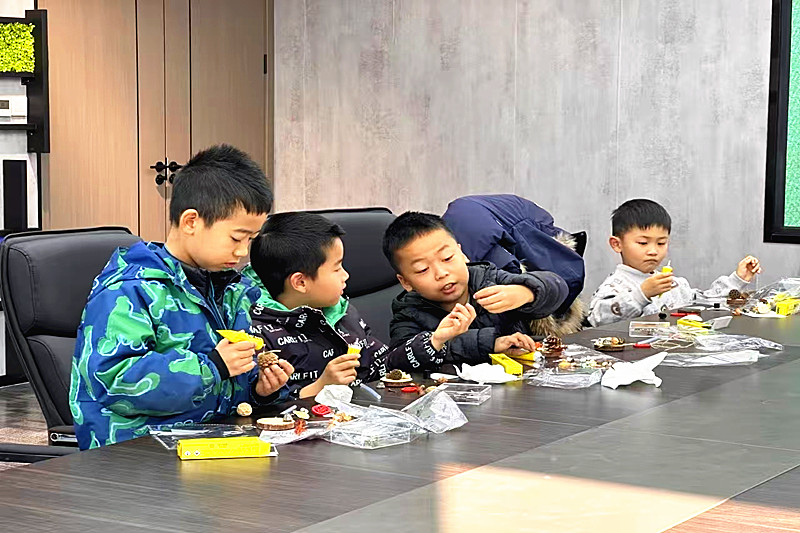 江蘇省南京市玄武區(qū)紅山街道紅山社區(qū)關(guān)工委：探秘生物隱身術(shù)，解碼自然魔法書 (2).jpg