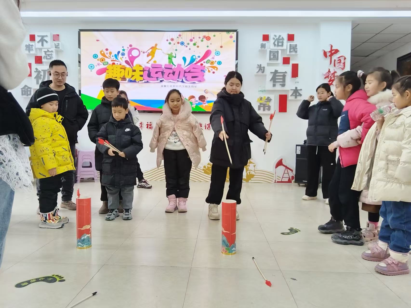 大慶市紅崗區(qū)銀河街道溫馨社區(qū)關(guān)工小組、婦聯(lián)開展“童心飛揚 ”寒假趣味運動會 (1).jpg