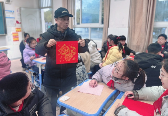 七都鎮(zhèn)】“五老”傳薪火 拓“福”潤童心.png