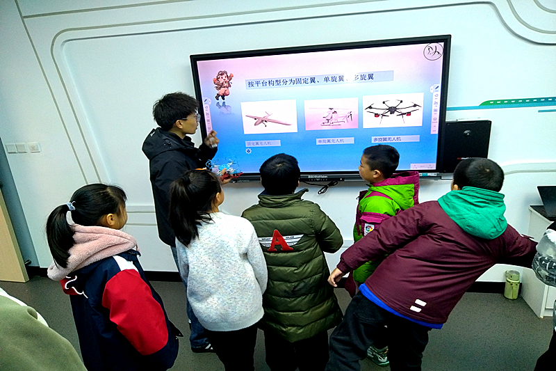 江蘇省南京市溧水區(qū)東屏街道校外輔導(dǎo)中心站無人機(jī)興趣活動(dòng)圓滿落幕(1).png